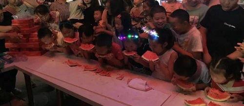 网红吃瓜群众图片真实